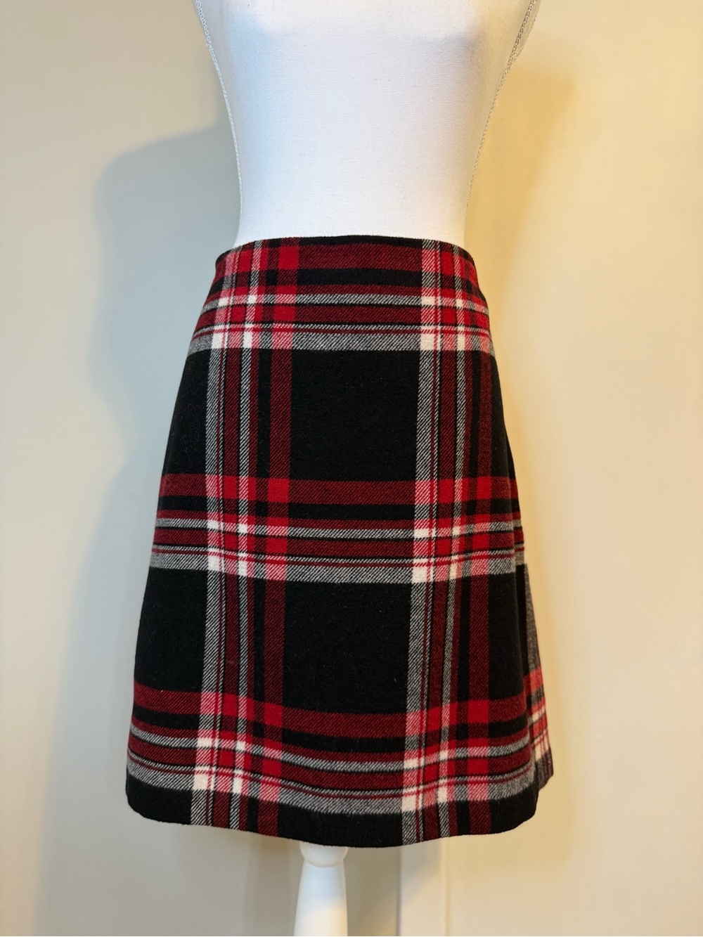 Talbots Preppy Wool Blend Red Black Plaid Tartan Mini Skirt Size 6